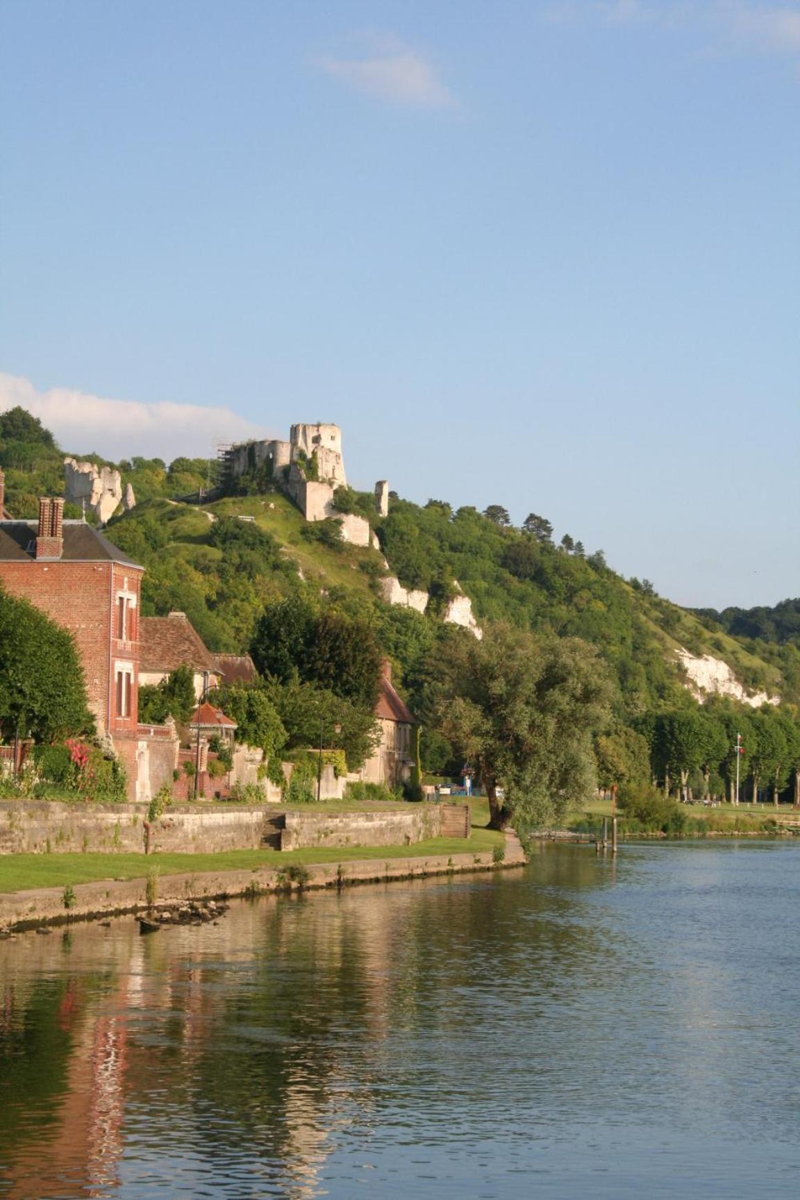 La Chaine D'Or Hotel Les Andelys Bagian luar foto