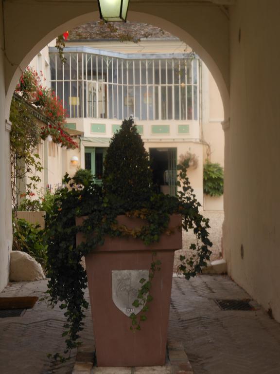 La Chaine D'Or Les Andelys Bagian luar foto